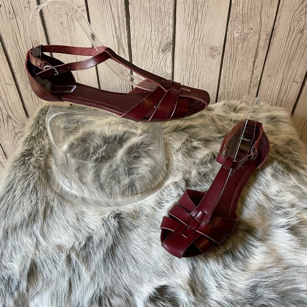 COPY - American Eagle outfitters leather flat gladiator sandals - Picture 1 of 7